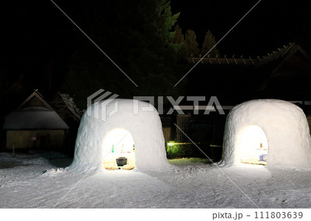 横手の雪まつり　木戸五郎兵衛村　ライトアップ 111803639