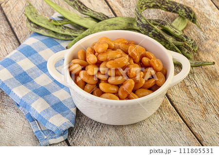 White bean in tomato sauce White bean in tomato sauce 111805531