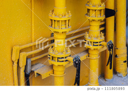 water pipe join with connector hand valve paint yellow color for rusty protection and decoration 111805893