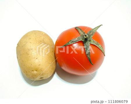 A picture of tomato with potato 111806079