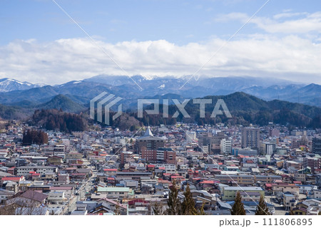 アルプス展望公園「スカイパーク」から高山市街を望む 111806895