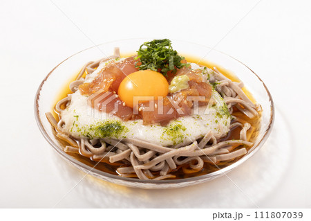 まぐろの山かけそば　（冷やし蕎麦） 111807039