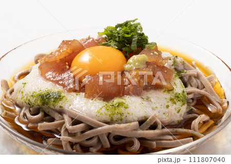 まぐろの山かけそば (冷やし蕎麦) まぐろの山かけそば (冷やし蕎麦) 111807040