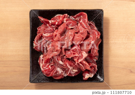 ［ニュージーランド産］牛スネ肉　切り落とし　煮込み用 111807710