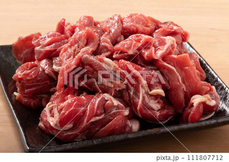 ［ニュージーランド産］牛スネ肉　切り落とし　煮込み用 111807712