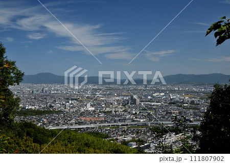 奥の山展望広場から大山崎町を望む　【京都府大山崎町】 111807902