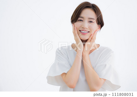 ビューティーイメージ 女性のポートレート ビューティーイメージ 女性のポートレート 111808031