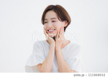 ビューティーイメージ 女性のポートレート ビューティーイメージ 女性のポートレート 111808032