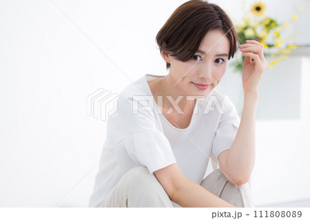 ビューティーイメージ 女性のポートレート ビューティーイメージ 女性のポートレート 111808089