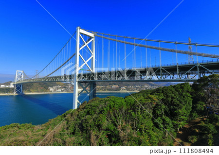 快晴の関門橋(関門海峡) 快晴の関門橋(関門海峡) 111808494