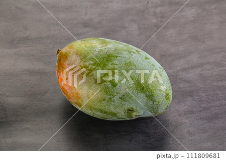 Ripe sweet green tropic mango 111809681