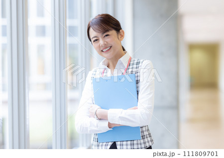 医療　医療事務員のポートレート　　撮影協力：有明教育芸術短期大学 111809701