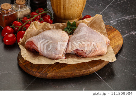 Raw chicken thigh for cooking 111809904