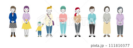 両手を前に組んで礼儀正しくたっている様々な年齢層の女性の全身イラスト 111810377