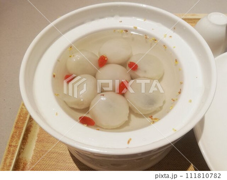 黑胡麻団子入り生姜シロップ、中華スイーツ 111810782