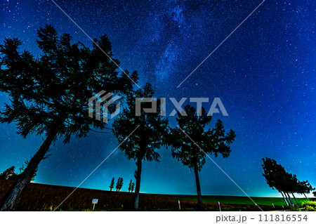 北海道美瑛町の星空 ~マイルドセブンの丘~ 北海道美瑛町の星空 ~マイルドセブンの丘~ 111816554