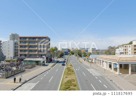 北山田駅と荏田綱島線の大通り 北山田駅と荏田綱島線の大通り 111817695