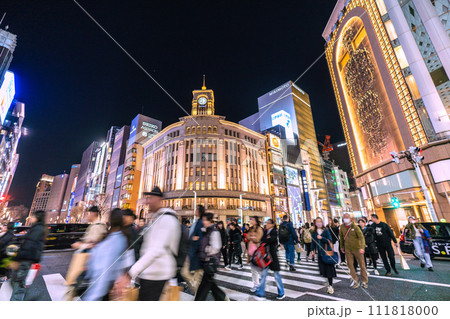 日本の東京都市景観 2月…コロナ禍前のように外国人観光客らで賑わう銀座（夜景）…希望の時代へ＝18日 111818000