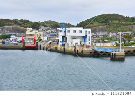 佐賀県唐津東港から長崎県壱岐市印通寺港までの船旅風景(2022年) 111821094