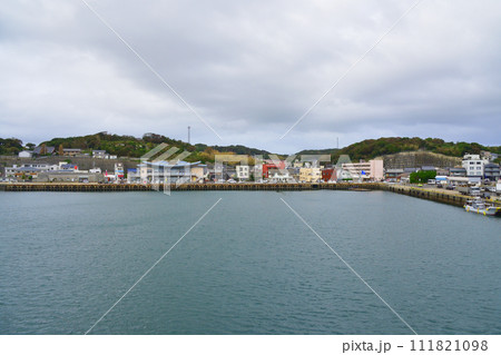 佐賀県唐津東港から長崎県壱岐市印通寺港までの船旅風景(2022年) 佐賀県唐津東港から長崎県壱岐市印通寺港までの船旅風景(2022年) 111821098