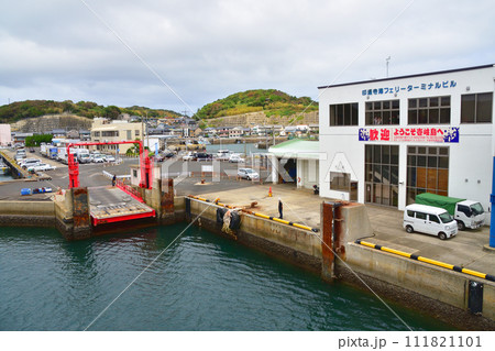 佐賀県唐津東港から長崎県壱岐市印通寺港までの船旅風景(2022年) 111821101