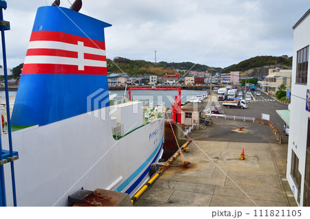 佐賀県唐津東港から長崎県壱岐市印通寺港までの船旅風景(2022年) 111821105