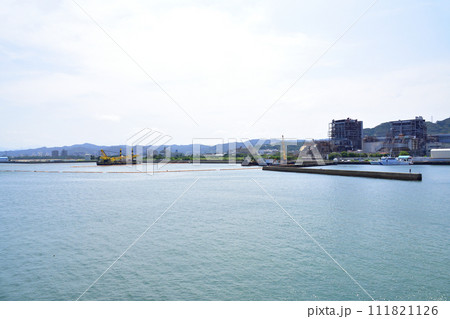 佐賀県唐津東港から長崎県壱岐市印通寺港までの船旅風景(2022年) 111821126