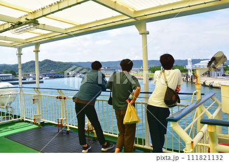 佐賀県唐津東港から長崎県壱岐市印通寺港までの船旅風景(2022年) 111821132