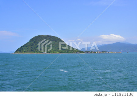 佐賀県唐津東港から長崎県壱岐市印通寺港までの船旅風景(2022年) 111821136