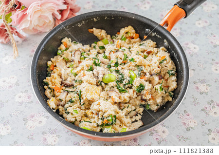 フライパンで作る豆腐炒め 111821388