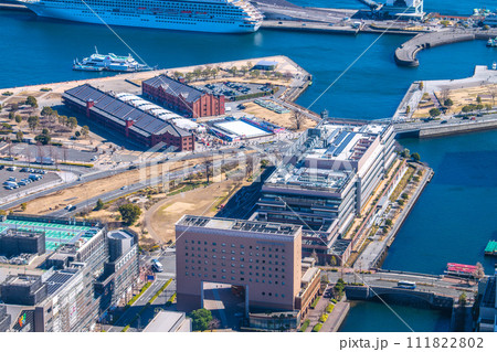 日本の横浜都市景観　よこはま新港合同庁舎などを望む 111822802