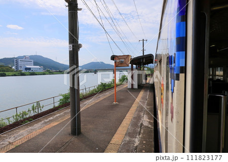 唐津線多久駅から西唐津駅までの車窓風景 111823177