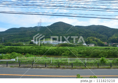 唐津線多久駅から西唐津駅までの車窓風景 唐津線多久駅から西唐津駅までの車窓風景 111823210