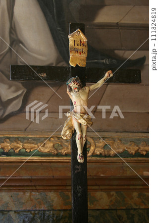 Cross on altar in the chapel of the castle in Klenovnik, Croatia 111824819