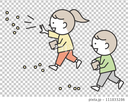 男孩和女孩坐豆醬在Setsubun 111833286