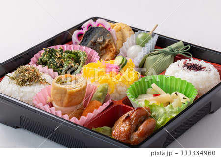 高級弁当 Luxury lunch box 高級弁当 Luxury lunch box 111834960