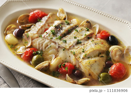 鱈とあさりのアクアパッツァ 鱈とあさりのアクアパッツァ 111836906