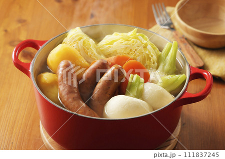 具材たっぷりのあたたかいポトフ 111837245