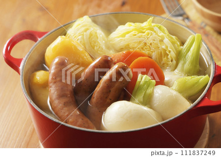 具材たっぷりのあたたかいポトフ 具材たっぷりのあたたかいポトフ 111837249