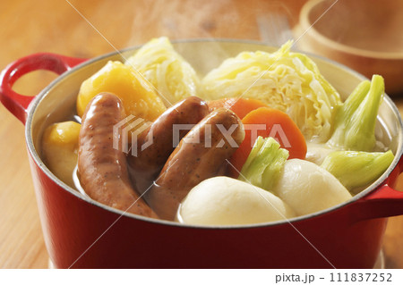 具材たっぷりのあたたかいポトフ 111837252