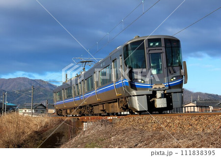 【JR西日本】521系（北陸本線：武生〜鯖江） 111838395