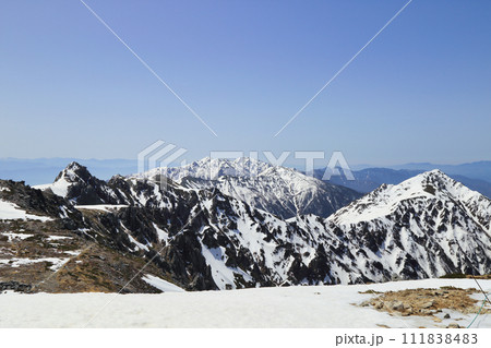 残雪期の木曽駒ヶ岳 111838483