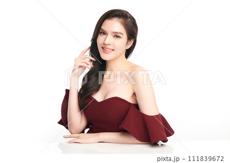 Beautiful young asian woman with clean fresh skin on white background, Face care, Facial treatment, Cosmetology, beauty and spa, Asian women portrait. 111839672