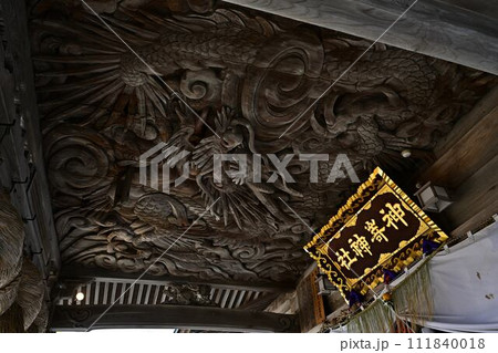 神崎神社の龍の彫刻 111840018