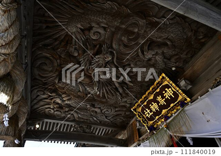 神崎神社の龍の彫刻 111840019