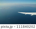 羽田空港　東京湾の景色　東京　滑走路　機窓風景　飛行機の機窓から 111840202