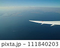羽田空港　東京湾の景色　東京　滑走路　機窓風景　飛行機の機窓から 111840203