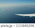 羽田空港　東京湾の景色　東京　滑走路　機窓風景　飛行機の機窓から 111840206