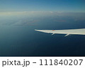 羽田空港　東京湾の景色　東京　滑走路　機窓風景　飛行機の機窓から 111840207