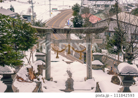 鳥居の内側より新行の街を撮影【戴神社】 111842593